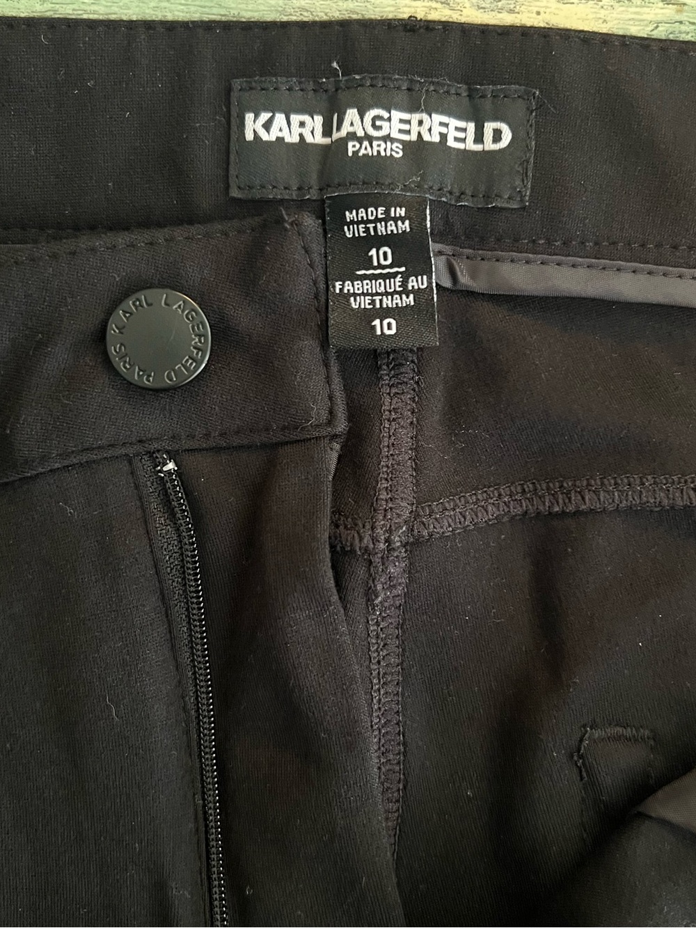 ✨ Karl Lagerfeld Paris Black Compression Ankle Pants Size 10